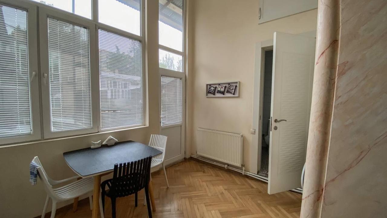 4 Rooms Tbilisi Exterior foto